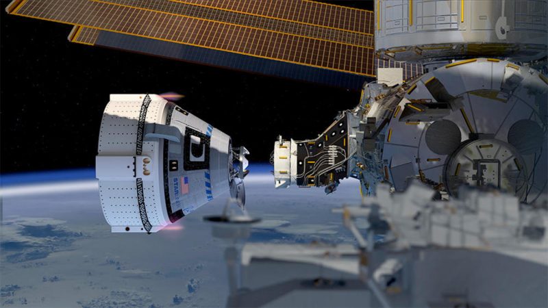 Boeing Starliner: space capsule on the way to dock.