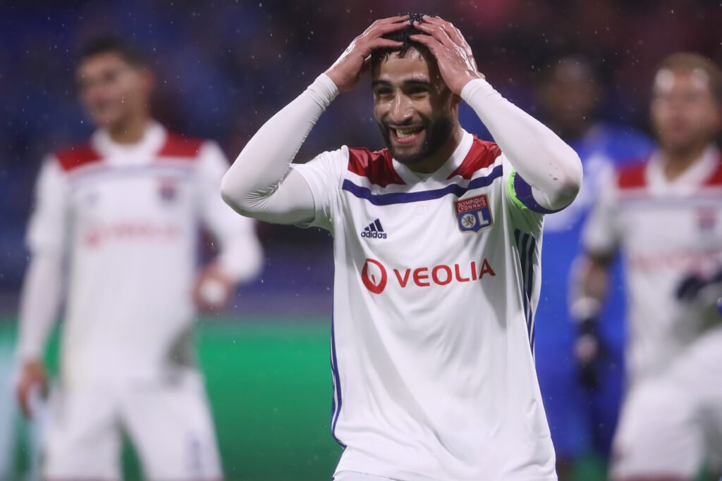 Fekir holds his head at Lyon in 2018